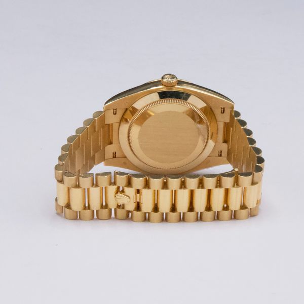 Rolex Day-Date 40 228238